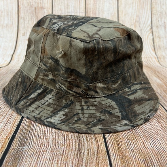 Realtree Accessories Vintage Realtree Camo Hunting Bucket Hat